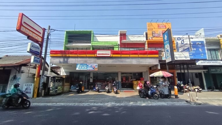 Pemerintah Kabupaten Semarang melalui BKUD akan mengoptimalkan pajak parkir toko modern dan ritel setelah pembayaran pengelola dinilai belum sesuai perhitungan volume kendaraan. Kepala BKUD Rudibdo menyampaikan strategi tersebut di Ungaran, Kamis (2/7/2026), melalui sosialisasi kepada pengelola agar fasilitas parkir gratis tetap memenuhi kewajiban pajak sesuai regulasi dan meningkatkan pendapatan asli daerah.