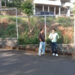 Pengelola Warung Soemantri, Gani Nur Rahman, memprotes penutupan akses utama menuju lokasi usahanya di Jalan dr. O. Notohamidjojo, Blotongan, Kecamatan Sidorejo, Kota Salatiga, yang terjadi akibat pemasangan pagar oleh pihak lain. Kondisi tersebut dinilai menghambat pembangunan, menyulitkan pengunjung, serta berdampak pada rencana pengembangan warung sebagai ruang kreatif, edukasi, dan kawasan konservasi.
