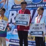 Maximiliano Tristan Pranaja, siswa SD Negeri Banyubiru 1 Kabupaten Semarang, meraih dua medali emas dan juara umum renang O2SN SD Tingkat Jawa Tengah 2026 di Kolam Renang Jatidiri, Kota Semarang, Rabu (1/7/2026). Tristan menjadi terbaik pada nomor 50 meter gaya kupu-kupu dan gaya dada setelah pulih dari cedera fraktur, sehingga berhak mewakili Jawa Tengah pada O2SN SD Tingkat Nasional di Jakarta pada Agustus mendatang.