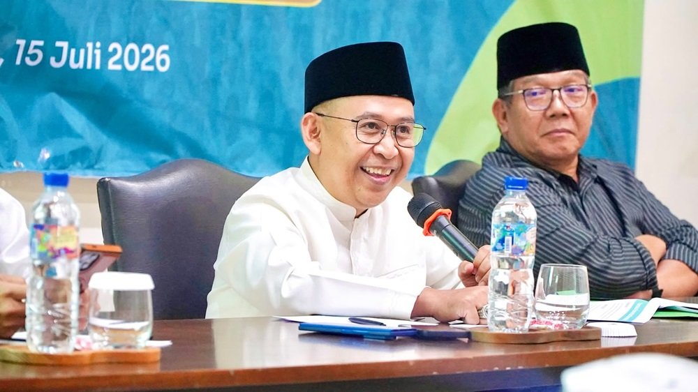 Ketua Tanfidziyah PWNU Jawa Tengah, Abdul Ghaffar Rozin atau Gus Rozin, menyatakan kesiapannya maju sebagai calon Ketua Umum PBNU dalam Muktamar ke-35 Nahdlatul Ulama. Pernyataan itu disampaikan di hadapan para Ketua PCNU se-Jawa Tengah saat Silaturahim PCNU di Salatiga, Rabu (15/7/2026), sebagai ikhtiar memperkuat persatuan organisasi dan menghadirkan kepemimpinan yang berdaulat, bermartabat, serta bermanfaat bagi umat, bangsa, dan kemanusiaan.
