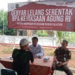 Stand Gebyar Lelang Serentak Barang Rampasan dan Barang Sitaan Negara milik Seksi Pemulihan Aset dan Pengelolaan Barang Bukti (PAPBB) Kejaksaan Negeri Salatiga dipadati warga di Joglo 3 Kantor Kejari Salatiga, Rabu (29/7/2026), menjelang pelaksanaan lelang pada 11–14 Agustus 2026. Masyarakat memanfaatkan kesempatan tersebut untuk berkonsultasi mengenai tata cara mengikuti lelang melalui portal resmi sekaligus memperoleh informasi aset yang akan dilelang secara legal.