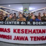 Pemerintah Provinsi Jawa Tengah meluncurkan Layanan Online Psikolog Gratis (Logis) di Semarang, Kamis (2/7/2026), untuk memperluas akses pendampingan kesehatan mental tanpa biaya. Masyarakat dapat berkonsultasi secara privat melalui aplikasi JNN Ext 2 pada hari dan jam layanan yang ditetapkan, dengan psikolog dari delapan rumah sakit milik Pemprov Jateng, sebagai langkah deteksi dini masalah psikologis dan pengurangan stigma.