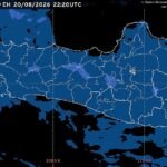BMKG Stasiun Meteorologi Jenderal Ahmad Yani memprakirakan cuaca Semarang dan Jawa Tengah pada Jumat, 21 Agustus 2026, didominasi cerah hingga berawan. Hasil observasi di Semarang pukul 05.20 WIB mencatat suhu 26,1°C dan kelembapan 76%, dengan angin tenggara 12 km/jam. Hujan ringan lokal berpotensi terjadi di Pegunungan Tengah dan sekitarnya.