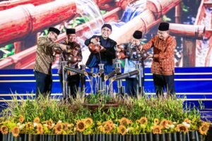 Bank Indonesia Provinsi Jawa Tengah menggelar Festival Jateng Syariah (FAJAR) 2026 di Queen City Mall Semarang pada 6–9 Agustus 2026 untuk memperkuat literasi serta ekosistem ekonomi dan keuangan syariah. Kepala Perwakilan Bank Indonesia Provinsi Jawa Tengah, M. Noor Nugroho, menyebut kegiatan ini mengedepankan kolaborasi lintas sektor melalui penguatan literasi, pengembangan Halal Value Chain, pemberdayaan UMKM, dan perluasan akses ekonomi syariah yang inklusif serta berkelanjutan.