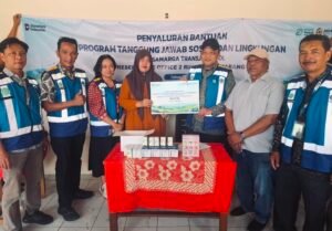PT Jasamarga Transjawa Tol (JTT) menyalurkan bantuan peralatan kesehatan kepada Posyandu Plamboyan RW 3, Purwoyoso, Ngaliyan, serta karpet untuk Masjid Al Ghaffar di Manyaran, Semarang, pada 13 Agustus 2026. Bantuan tersebut diberikan untuk mendukung pelayanan kesehatan dan aktivitas ibadah masyarakat di sekitar wilayah operasional jalan tol serta memperkuat hubungan dengan warga.