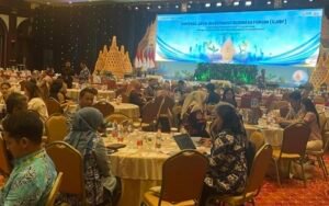 Pemprov Jawa Tengah bersama Bank Indonesia Jawa Tengah menggelar CJIBF 2026 di Jakarta, Rabu (27/8), untuk memperkuat investasi berkelanjutan. Forum tersebut menawarkan 26 proyek unggulan dan menghasilkan 37 Letter of Intent (LoI) dari 60 pertemuan bisnis dengan rencana investasi Rp19,6 triliun, di tengah realisasi investasi semester I mencapai Rp59,94 triliun.