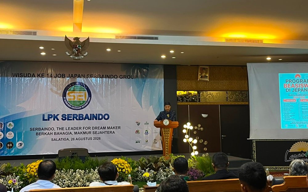 Sebanyak 95 lulusan LPK Serbaindo dilepas dalam Wisuda ke-14 di Hotel Laras Asri, Salatiga, Rabu (26/8/2026). Pada kesempatan itu, Serbaindo Group bersama Kemendes PDT meluncurkan program beasiswa pendidikan dan kerja ke Jepang yang menargetkan 45.000 peserta hingga 2030, khususnya untuk memenuhi kebutuhan tenaga caregiver.