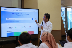 Wakil Gubernur Jawa Tengah Taj Yasin Maimoen mengajak masyarakat aktif memeriksa data kesejahteraan dalam Data Tunggal Sosial dan Ekonomi Nasional (DTSEN), termasuk desil yang tercatat, di Jawa Tengah, Rabu (19/8/2026). Warga dapat menyanggah data yang tidak sesuai melalui laman kementerian agar penyaluran bantuan dan program pemberdayaan lebih tepat sasaran.