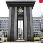 Bank Indonesia memperkuat sistem pembayaran digital nasional melalui pengembangan Kartu Kredit Indonesia (KKI) dan perluasan QRIS. Hingga Juni 2026, pengguna QRIS mencapai 65,77 juta orang dengan 44,86 juta merchant, yang 96,68 persen di antaranya merupakan UMKM. Sepanjang semester I-2026, transaksi QRIS mencapai 12,55 miliar dengan nilai Rp1,12 kuadriliun.