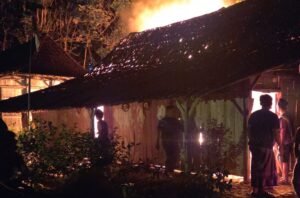Kebakaran Rumah di Kedungringin Suruh, Satu Orang Meninggal Terjebak Kobaran Api
