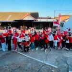 Ratusan warga Perumahan Taman Manunggal Asri dan Wisma Karebet, Dusun Tugu, Desa Bener, Kecamatan Tengaran, Kabupaten Semarang, memeriahkan HUT ke-81 RI melalui senam bersama dan jalan sehat sejauh 1 kilometer pada Minggu (9/8/2026). Kegiatan yang digelar Karang Taruna Manebet tersebut berlangsung sejak pagi dan melibatkan anak-anak hingga orang dewasa, dengan pelepasan burung perkutut sebagai simbol dimulainya jalan sehat sekaligus pesan pelestarian lingkungan.