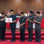Pemkab Semarang menyiapkan anggaran hampir Rp16 miliar untuk pelaksanaan Pilkades serentak yang dijadwalkan pada 14 Desember 2026. Bupati Semarang Ngesti Nugraha mengatakan anggaran tersebut digunakan untuk mendukung seluruh tahapan Pilkades, dengan kebutuhan tambahan dipenuhi melalui efisiensi belanja yang tidak menjadi prioritas.