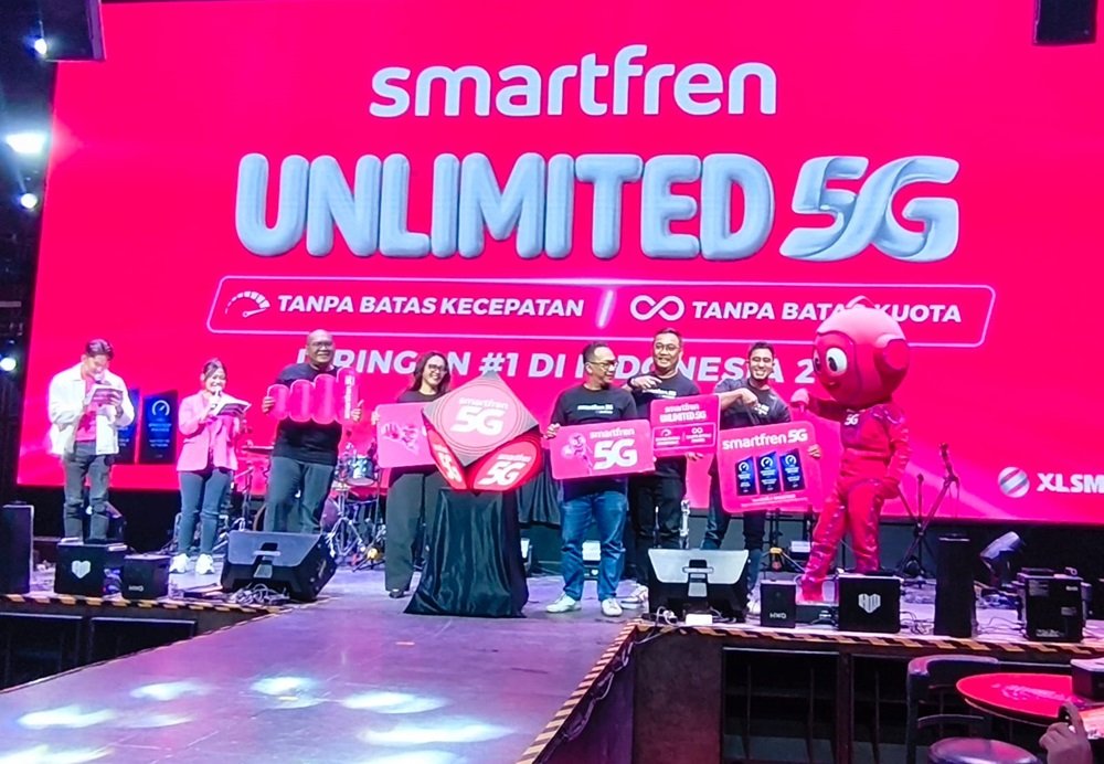 SMARTFREN meluncurkan paket Unlimited 5G di Kota Semarang sebagai bagian dari perluasan jaringan 5G PT XLSMART Telecom Sejahtera Tbk sepanjang 2026. Group Head Marketing Segment SMARTFREN XLSMART, Astiyanto Tri Muktiwibowo, mengatakan layanan ini memungkinkan pelanggan menikmati internet tanpa batas kuota dan kecepatan selama berada di jaringan 5G, didukung lebih dari 400 BTS 5G di Kota Semarang untuk menunjang aktivitas digital masyarakat.