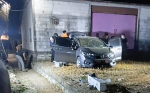Polres Semarang memastikan mayat yang ditemukan di dalam mobil Honda Jazz di wilayah Gubug, Kabupaten Grobogan, pada Jumat (7/8/2026), merupakan Chandra Waskito, pemilik konter Royal Phone di Kelurahan Pojoksari, Kecamatan Ambarawa. Korban diduga tewas akibat tindak pidana pencurian dengan kekerasan. Polisi masih memburu pelaku serta mengumpulkan keterangan saksi dan barang bukti untuk mengungkap kronologi serta motif kejahatan.