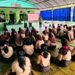 Kejaksaan Negeri Salatiga memberikan penyuluhan hukum kepada siswa SMP Negeri 10 Salatiga melalui program Jaksa Masuk Sekolah (JMS), Kamis (20/8/2026). Kegiatan yang berlangsung di mushola sekolah tersebut membahas perundungan, tawuran, kekerasan, narkotika, pelecehan seksual, pencurian, hingga penggunaan media sosial secara bijak untuk membangun kesadaran hukum sejak dini.