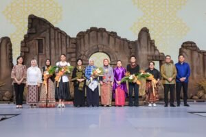 Sebanyak 11 UMKM binaan Bank Indonesia dari Jawa Tengah mencatat transaksi Rp2,94 miliar dalam Karya Kreatif Indonesia (KKI) 2026 di JICC Jakarta, 20–23 Agustus. Capaian tersebut meningkat Rp1,93 miliar dibandingkan 2025, didorong perluasan produk terkurasi serta peluang kerja sama bisnis dengan pasar domestik dan mancanegara.