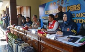 Polda Jawa Tengah mengungkap tiga kasus penyalahgunaan BBM dan LPG bersubsidi di Sukoharjo, Kebumen, dan Demak pada Mei-September 2026. Polisi menemukan sejumlah modus, mulai dari pengalihan LPG 3 kilogram hingga penggunaan kendaraan modifikasi untuk Bio Solar. Total nilai subsidi yang diduga disalahgunakan mencapai Rp10,82 miliar.