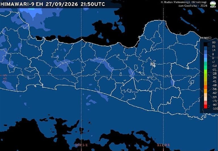 BMKG memprakirakan cuaca Semarang dan Jawa Tengah pada Senin, 28 September 2026, didominasi cerah hingga cerah berawan. Observasi di Semarang pukul 05.00 WIB mencatat suhu 26,0°C dan kelembapan 84%, dengan angin tenggara 3 km/jam. Kondisi cerah diperkirakan berlanjut hingga sore, sementara masyarakat diminta mewaspadai potensi kebakaran hutan dan lahan.