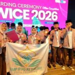 Siswa SMP RUQ Al Falah Salatiga meraih medali emas dalam World Invention Competition and Exhibition (WICE) di Selangor, Malaysia, Rabu (23/9/2026), melalui inovasi Virewaste. Game edukasi berbasis virtual reality dan board game tersebut dikembangkan untuk mengajarkan siswa menghadapi persoalan lingkungan sekaligus melatih kemampuan menganalisis masalah dan menentukan solusi.