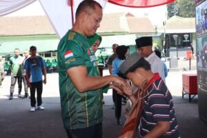 TNI menggelar bhakti sosial kesehatan, khitanan gratis, dan pembagian bingkisan di Makodim 0714/Salatiga, Jalan Diponegoro, Sidorejo, Minggu (20/9/2026), dalam rangka HUT ke-81 TNI dan HUT ke-76 Kodam IV/Diponegoro. Kegiatan dihadiri Pangdam IV/Diponegoro Mayjen TNI Achiruddin Darojat sebagai bentuk pengabdian dan kepedulian kepada masyarakat.