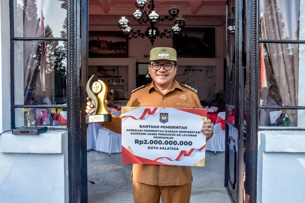 Kota Salatiga meraih juara I kategori Akses Penduduk ke Layanan Pendidikan dalam Apresiasi Pemda Berprestasi Regional Jawa-Bali 2026 Batch II yang digelar Kemendagri pada 28 Agustus 2026. Atas capaian tersebut, Salatiga mendapat dukungan Rp2 miliar untuk memperkuat akses dan kualitas layanan pendidikan bagi masyarakat.