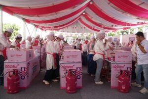 Sebanyak 8.100 porsi Ayam Kecap Rempah Nusantara dimasak serentak di sembilan kota Indonesia pada Minggu (6/9/2026), termasuk 750 porsi di Semarang. Kegiatan Bright Gas bersama pelanggan dan komunitas tersebut digelar untuk memperingati Hari Pelanggan Nasional sekaligus membidik pencatatan Rekor MURI.