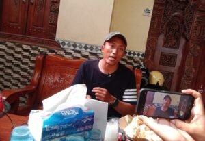 Muhammad Rivai, warga Cebongan, Salatiga, melaporkan penanganan perkara dugaan penipuan dan/atau penggelapan mobil Nissan Grand Livina K-1803-DA ke Itwasda Polda Jateng, Kamis (3/9/2026). Langkah itu ditempuh setelah kendaraan yang menjadi objek perkara belum kembali, meski terdakwa AG telah divonis 1 tahun 8 bulan penjara oleh PN Salatiga.