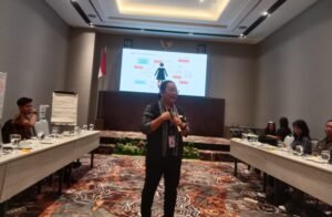 Pelatihan Perspektif Pencegahan dan Penanganan Kekerasan Berbasis Gender bagi jurnalis dan pegiat media digelar di Wahid Prime, Jumat-Sabtu (25-26/9/2026). Kegiatan yang diikuti wartawan dari Salatiga, Kabupaten Semarang, dan sekitarnya tersebut membahas etika peliputan, teknik wawancara berperspektif korban, serta pencegahan reviktimisasi melalui pemberitaan.