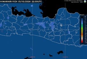 Badan Meteorologi, Klimatologi, dan Geofisika (BMKG) memprakirakan cuaca Semarang dan Jawa Tengah pada Jumat, 2 Oktober 2026, didominasi kondisi cerah hingga berawan. Hasil pengamatan pukul 05.30 WIB mencatat suhu udara Semarang 25,6 derajat Celsius dengan kelembapan 85 persen. Hujan ringan hingga sedang berpotensi terjadi di wilayah pegunungan dan dataran tinggi, sementara potensi kebakaran hutan dan lahan perlu diwaspadai.