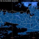 BMKG memprakirakan cuaca Semarang pada Kamis, 22 Oktober 2026, pukul 07.00–19.00 WIB, cerah berawan pada pagi hingga siang hari, kemudian berawan pada sore hingga awal malam. Angin bertiup dari timur hingga selatan dengan kecepatan 10–30 km/jam, suhu udara 27–35 derajat Celsius, dan kelembapan 40–75 persen.
