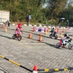Sebanyak 337 pembalap cilik berusia 2–9 tahun mengikuti Pushbike Salatiga Heavy Race pada Minggu (18/10/2026). Peserta datang dari berbagai daerah di Indonesia, termasuk Sumatera dan Sulawesi. Kompetisi sepeda tanpa pedal ini dibagi berdasarkan kelompok usia dan menjadi ajang untuk melatih keseimbangan, keberanian, konsentrasi, serta mental berkompetisi sejak dini.