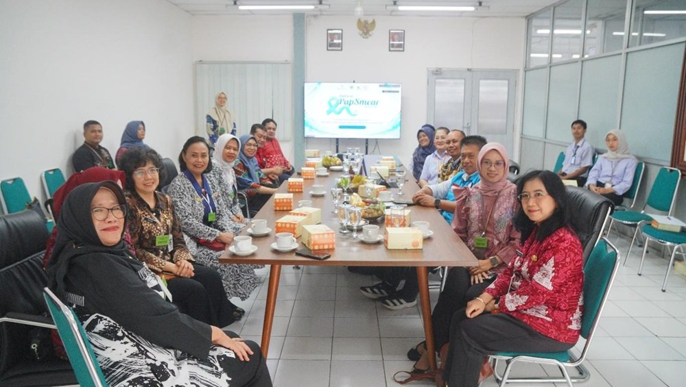 BPJS Kesehatan Cabang Ungaran berkolaborasi dengan Klinik Ungaran Sari Medika Congol menggelar pemeriksaan Pap Smear gratis bagi peserta JKN, Kamis (29/10/2026). Kegiatan ini menyasar perempuan dengan hasil skrining kesehatan berisiko untuk mendorong deteksi dini kanker serviks dan memperluas akses layanan kesehatan preventif.
