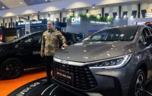 Lebih dari 3.000 keluarga di Jawa Tengah disebut telah menggunakan kendaraan BYD hingga September 2026. BYD melihat pertumbuhan tersebut sebagai tanda meningkatnya penerimaan kendaraan energi baru dan berencana memperluas jaringan penjualan serta layanan dari tujuh menjadi 16 lokasi di Jawa Tengah dan Daerah Istimewa Yogyakarta.