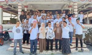 Kepala Desa petahana Klero, H. Winarno, A.Md., kembali mendaftarkan diri dalam Pilkades Klero, Kecamatan Tengaran, Kabupaten Semarang, pada Kamis (15/10/2026). Setelah dua periode memimpin, Winarno berkomitmen melanjutkan pembangunan desa dengan fokus pada digitalisasi pelayanan, pemerataan infrastruktur, penguatan BUMDes, perlindungan sosial, serta pemberdayaan pemuda.
