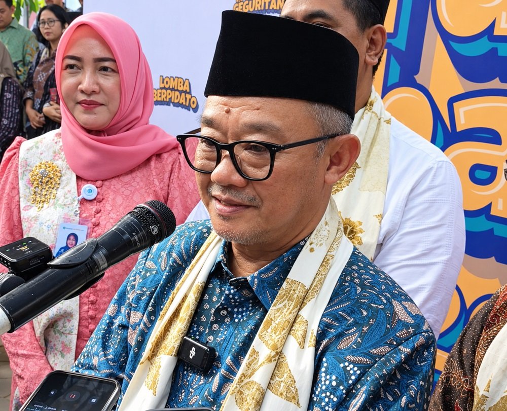 Menteri Pendidikan Dasar dan Menengah Abdul Mu’ti menyampaikan keprihatinan atas dugaan perundungan yang menyebabkan seorang murid SDN 1 Kebondalem, Kabupaten Pemalang, meninggal dunia. Saat ditemui di Ungaran, Sabtu (10/10/2026), ia menegaskan pentingnya memperkuat budaya sekolah yang aman melalui kerja sama sekolah, keluarga, masyarakat, dan media serta meningkatkan pengawasan terhadap anak di ruang digital.