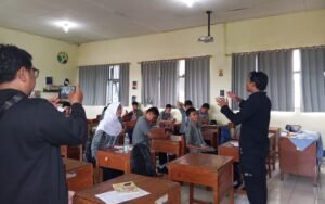 Sebanyak 4.463 siswa SMP di Kota Salatiga mengikuti psikotes gratis yang digelar MAVI bersama Biro Beehive Psikologi pada 27–29 Oktober 2026. Program ini menyasar siswa kelas VII dan IX untuk memetakan bakat, minat, serta kecenderungan belajar dan pilihan pendidikan lanjutan. Hasil tes diharapkan membantu orang tua, guru BK, dan sekolah memberikan pendampingan sesuai potensi masing-masing siswa.