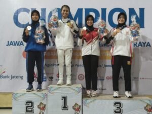 Kontingen Muaythai Kota Salatiga melampaui target empat medali emas pada Porprov XVII Jawa Tengah 2026 dengan meraih lima emas, lima perak, dan empat perunggu. Pelatih Yusuf Susilo mengapresiasi kerja keras para atlet yang berhasil mengumpulkan total 14 medali. Capaian tersebut menjadi modal untuk menjaga konsistensi prestasi melalui dukungan pemerintah daerah dan KONI.