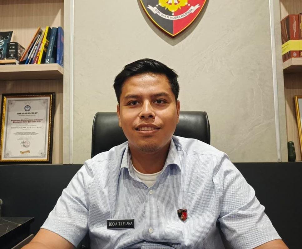 Satreskrim Polres Semarang mengamankan seorang mantan marketing objek wisata Dusun Semilir berinisial OW (23), warga Kabupaten Purworejo, yang diduga menggelapkan dana perusahaan hingga Rp100 juta melalui pencairan cashback fiktif. Modusnya, pengunjung mandiri dicatat seolah-olah rombongan biro perjalanan agar memenuhi syarat pencairan cashback. Polisi masih mendalami aliran dana dan kemungkinan keterlibatan pihak lain.