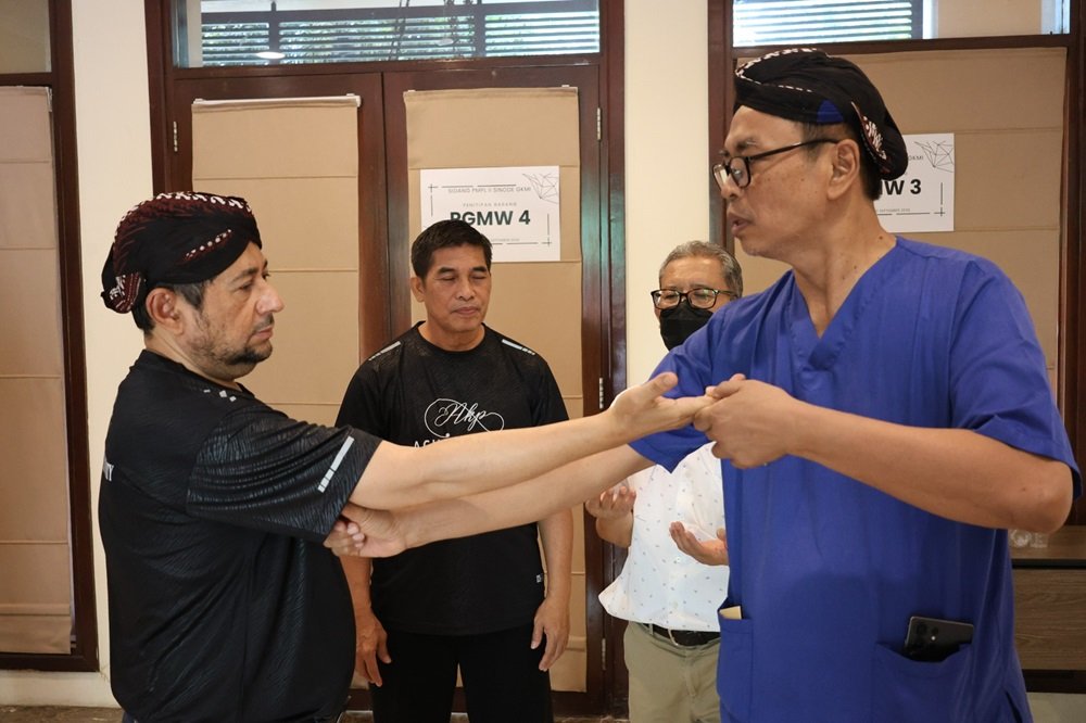 Laras Asri Resort & Spa Salatiga menggelar terapi tusuk jarum gratis pada Kamis (29/10/2026) untuk memperingati HUT soft opening ke-22. Kegiatan bersama Mbah Rudal Sutrisno dan sejumlah praktisi tersebut berlangsung mulai pukul 09.00 WIB di Merbabu Meeting Room dan terbuka bagi masyarakat dengan jumlah peserta terbatas.