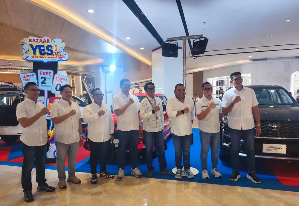 Nasmoco menggelar Bazaar YES (Year End Surprise) 2026 pada 21–25 Oktober di DP Mall Semarang. Pengunjung dapat melihat berbagai model Toyota, termasuk Hybrid EV, serta mencoba mobil melalui fasilitas test drive. Program ini menawarkan bunga nol persen untuk tenor satu tahun, tukar tambah, dan kesempatan memenangkan hadiah, termasuk satu unit Veloz Hybrid EV sebagai grand prize.