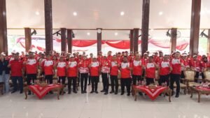 Pemkab Semarang bersama DPRD akan membahas bonus bagi atlet peraih medali Porprov Jawa Tengah XVII 2026 melalui perubahan anggaran 2027. Bupati Semarang Ngesti Nugraha menyebut besaran bonus ditentukan setelah nama atlet penerima dipastikan dengan mempertimbangkan kemampuan keuangan daerah. Kabupaten Semarang mengirimkan 263 atlet dan menargetkan posisi tujuh besar.