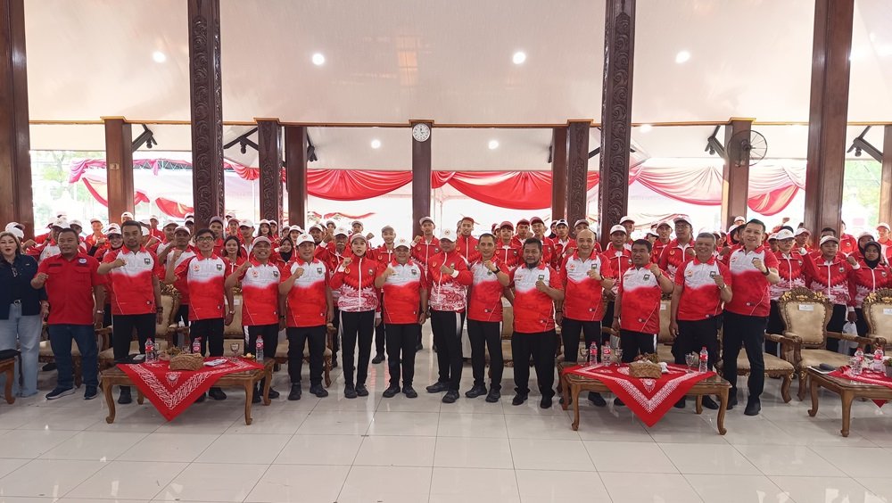Pemkab Semarang bersama DPRD akan membahas bonus bagi atlet peraih medali Porprov Jawa Tengah XVII 2026 melalui perubahan anggaran 2027. Bupati Semarang Ngesti Nugraha menyebut besaran bonus ditentukan setelah nama atlet penerima dipastikan dengan mempertimbangkan kemampuan keuangan daerah. Kabupaten Semarang mengirimkan 263 atlet dan menargetkan posisi tujuh besar.