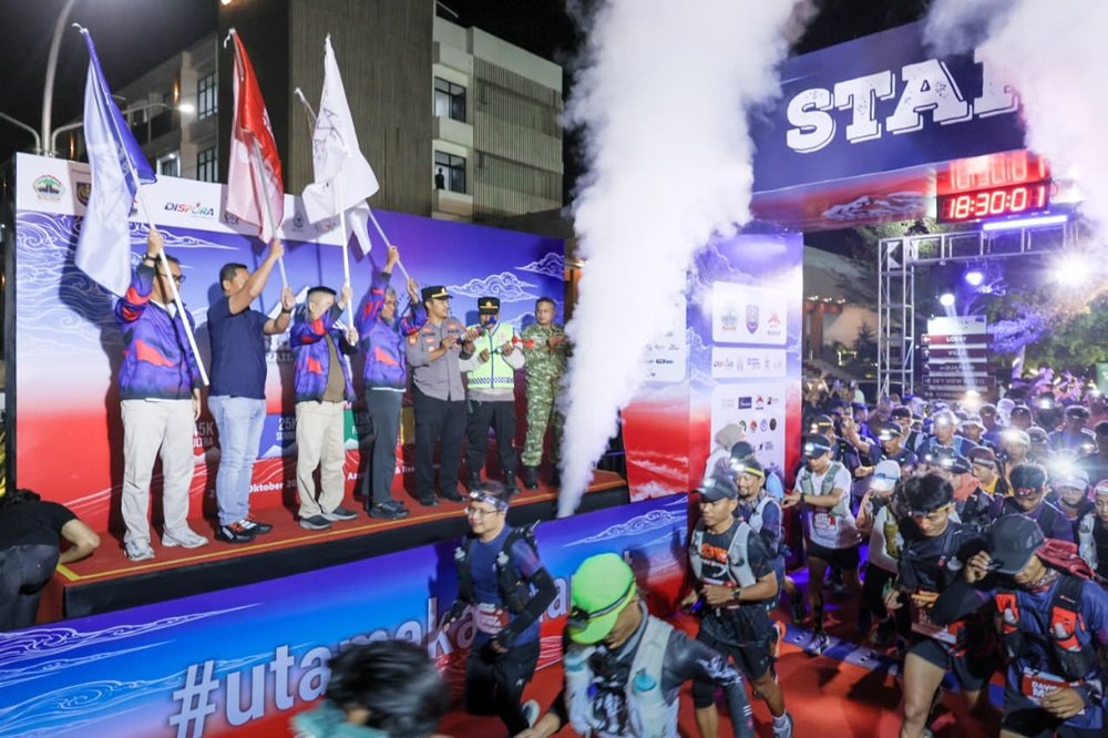 Asosiasi Lari Trail Indonesia (ALTI) Jawa Tengah menggelar Kejuaraan Daerah (Kejurda) 2026 di kawasan Gunung Slamet, Guci, Kabupaten Tegal, Minggu (25/10/2026), sebagai bagian dari persiapan menuju PON 2028. Ajang yang terintegrasi dengan Slamet Trail Run 2026 ini diikuti 123 atlet Kejurda dan 908 peserta umum untuk menguji kemampuan sekaligus menjaring atlet potensial yang akan mewakili Jawa Tengah.