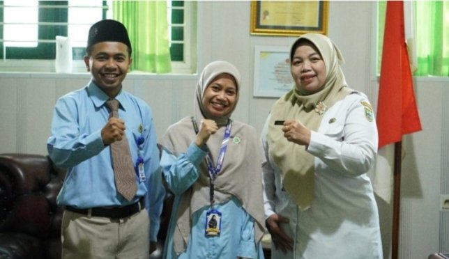 Prihatin Suryaningtyas, guru IPA SMP Muhammadiyah Plus Salatiga, lolos seleksi nasional Program Korean e-Learning Improvement Cooperation (KLIC) 2026, hasil kerja sama Kemendikdasmen RI dengan lembaga pendidikan Gangwon, Korea Selatan. Program ini bertujuan meningkatkan literasi digital dan keterampilan guru dalam pemanfaatan teknologi pembelajaran. Prihatin dijadwalkan mengikuti pelatihan lapangan di Korea Selatan pada 17–24 Oktober 2026.