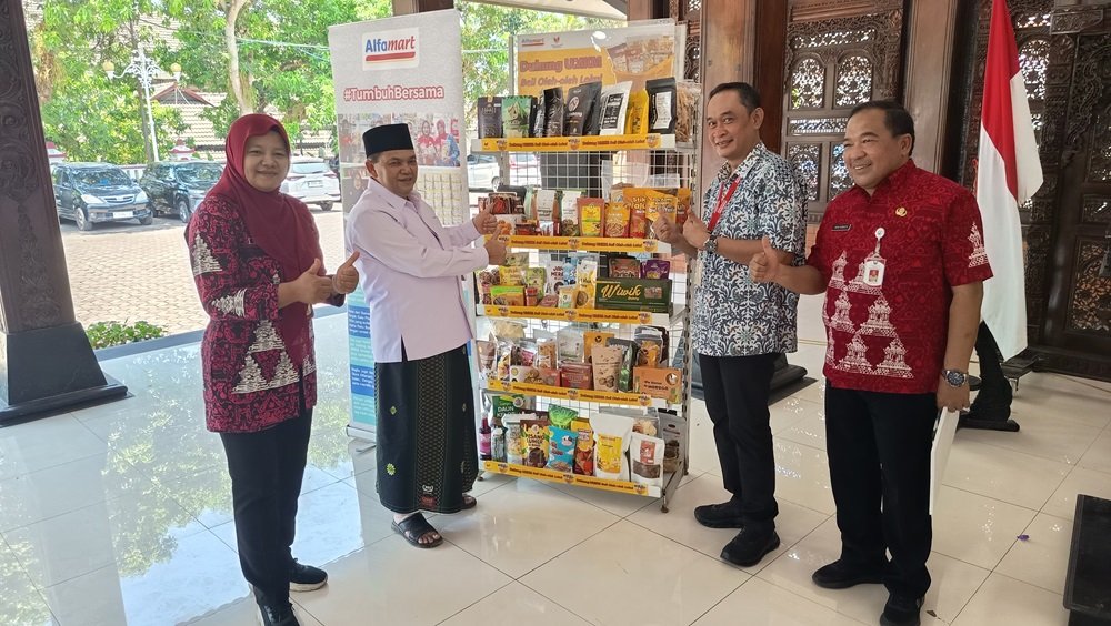 Alfamart membuka peluang bagi produk UMKM Kabupaten Semarang untuk dipasarkan melalui jaringan toko modern dengan memenuhi standar kurasi, kualitas produk, dan kontinuitas pasokan. Pemerintah Kabupaten Semarang melalui Diskumperindag akan memfasilitasi komunikasi dan pembahasan persyaratan kemitraan agar produk lokal dapat menjangkau konsumen lebih luas.