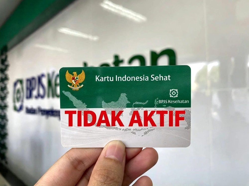 BPJS Kesehatan mengimbau masyarakat rutin memeriksa status kepesertaan Jaminan Kesehatan Nasional (JKN) menyusul penyesuaian data Penerima Bantuan Iuran Jaminan Kesehatan (PBI JK). Kepala Humas BPJS Kesehatan Rizzky Anugerah menjelaskan, peserta yang dinonaktifkan dapat memperbarui data melalui desa, kelurahan, atau Dinas Sosial serta mengajukan reaktivasi sesuai persyaratan yang berlaku.