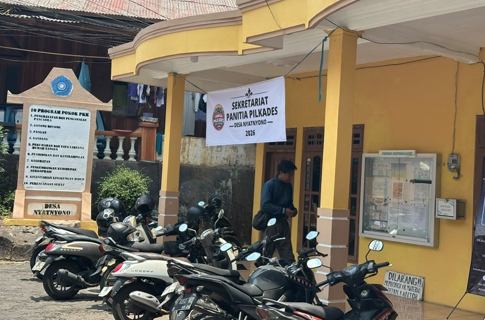Panitia Pilkades Nyatnyono, Kecamatan Ungaran Barat, Kabupaten Semarang, menyiapkan seleksi berbasis Computer Assisted Test (CAT) jika bakal calon kepala desa yang mendaftar lebih dari lima orang. Seleksi akan melibatkan perguruan tinggi independen untuk menjaga objektivitas. Hingga Selasa (6/10/2026), baru satu warga yang mengambil formulir pendaftaran.