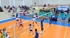 Tim bola voli indoor putra Kabupaten Semarang mengalahkan Kabupaten Purbalingga dengan skor 3-1 pada Porprov XVII Jawa Tengah 2026 di GOR Pandanaran Wujil, Bergas, Selasa (27/10/2026). Sempat kalah pada set pertama, tuan rumah bangkit melalui perubahan strategi bertahan dan variasi serangan. Kemenangan ini mengantarkan Kabupaten Semarang ke babak berikutnya untuk menghadapi Kabupaten Kudus.