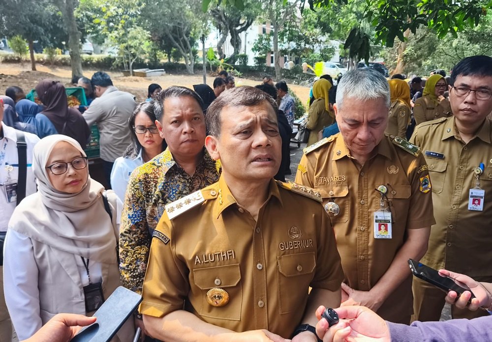 Pemerintah Provinsi Jawa Tengah bersama Bank Indonesia menggelar program stabilisasi harga dan hilirisasi pangan di Tarubudaya, Ungaran, Kabupaten Semarang, Senin (12/10/2026). Program ini menyediakan beras seharga Rp11.000 per kilogram dan cabai rawit merah Rp10.000 per kemasan 200 gram, sekaligus memperkuat produksi pertanian dan membantu pedagang menghadapi kenaikan biaya bahan baku.